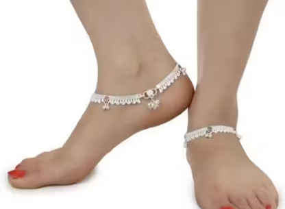 Traditional Silver Tone Charm Anklet for Women – Elegant Payal